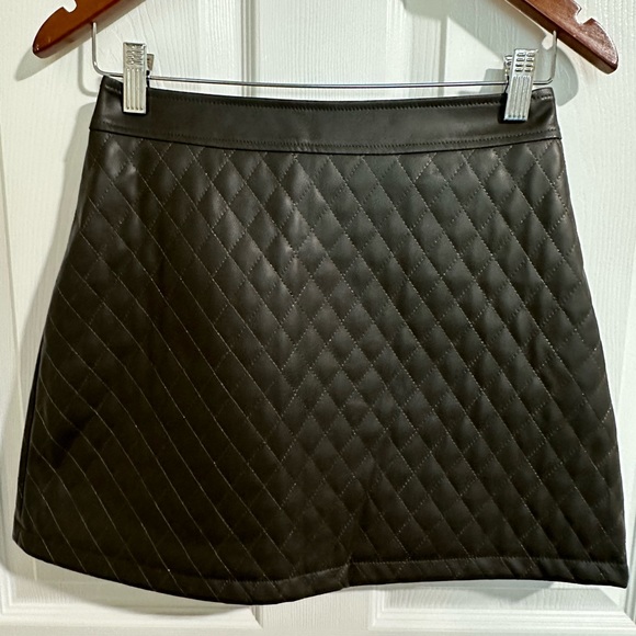 Storia Dresses & Skirts - NWT - Storia Quilted Faux Leather Skirt